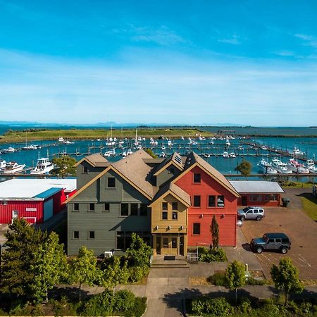 At The Helm Hotel Ilwaco Екстериор снимка