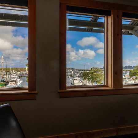 At The Helm Hotel Ilwaco Екстериор снимка