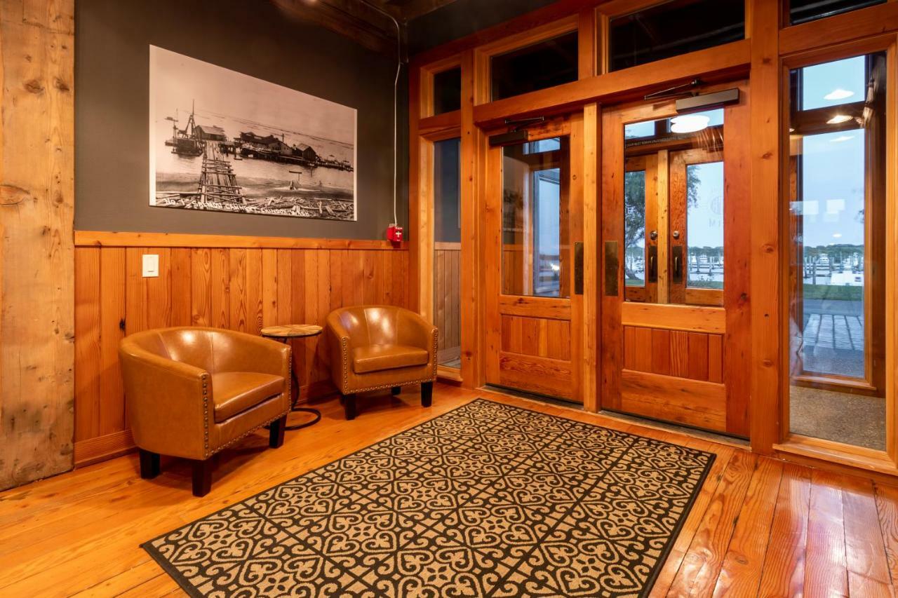 At The Helm Hotel Ilwaco Екстериор снимка
