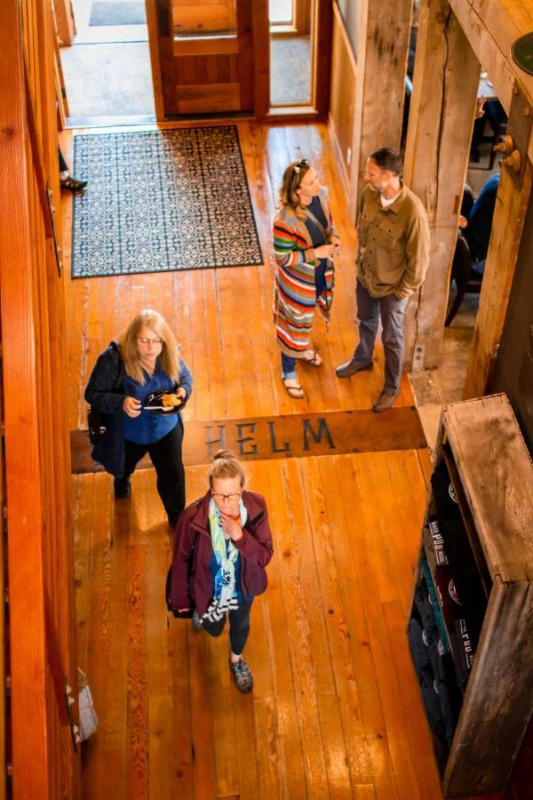 At The Helm Hotel Ilwaco Екстериор снимка